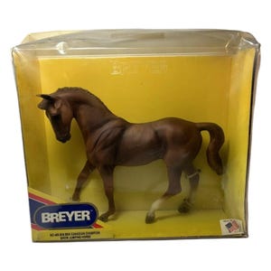 Figura del caballo campeón canadiense de saltos Big Ben de BREYER, n.º 483