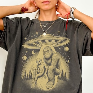 Bigfoot Alien Space Shirt-Vintage 90s Shirt,Funny Bigfoot And UFO Tshirt,Vintage Washed Distressed Shirt,Funny Meme Shirt,Bigfoot Sweatshirt