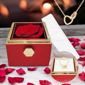 Boîte à bijoux rose éternelle avec collier prénom gravé - Idéal pour la Saint-Valentin, un anniversaire et un anniversaire