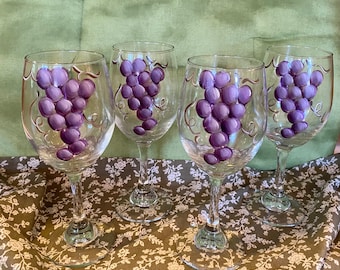 Grapes Wine Glasses - Set of 4