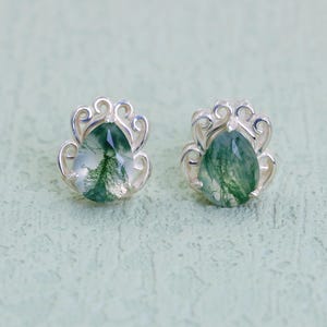 Oorbellen mosagaat, groene stenen studs, natuurlijke mosagaat oorbellen, zilveren edelsteen oorbellen, groene kristallen sieraden voor haar, verjaardagscadeau