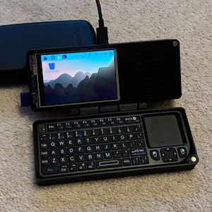 Foldable Raspberry Pi 5 Cyberdeck 3D Printed Frame – Portable DIY Computer Enclosure
