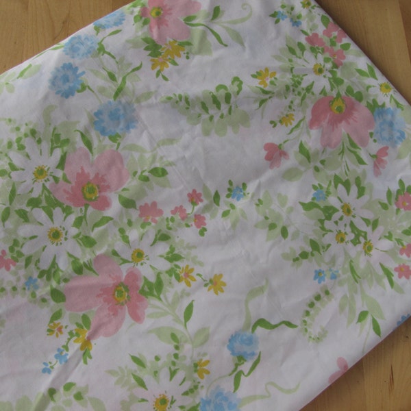 Vintage Fitted Bedsheet by J C Penny - Twin Fitted