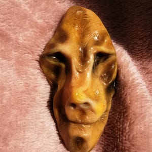 Pin de terror, broche espeluznante, cara aterradora, accesorio alternativo con monstruo