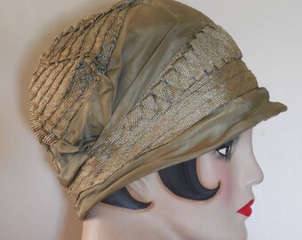 Vintage 1920 Sea Foam Green Silk Cloche