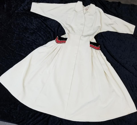 Gorgeous 1950's Hostess Dress Full Circle Skirt