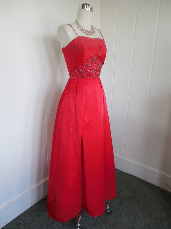 1950 1960 Vintage Red Satin Gown with Bead Detail… - image 4