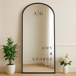 Personalisierte Hochzeit Spiegel Aufkleber | Benutzerdefinierte Initialen, Namen & Datum | Elegantes Vinyl-Schild für Willkommensschilder und Sitzpläne