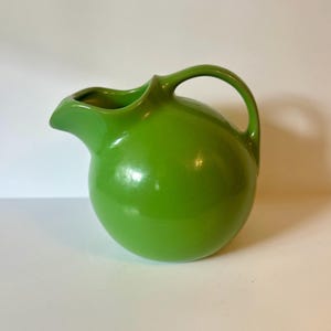 Vintage Hall China Tilted Ball Pitcher | Mid Century Green Ceramic Jug | Hall 633 Pitcher | 1940s USA Pottery | Retro Kitchen Decor