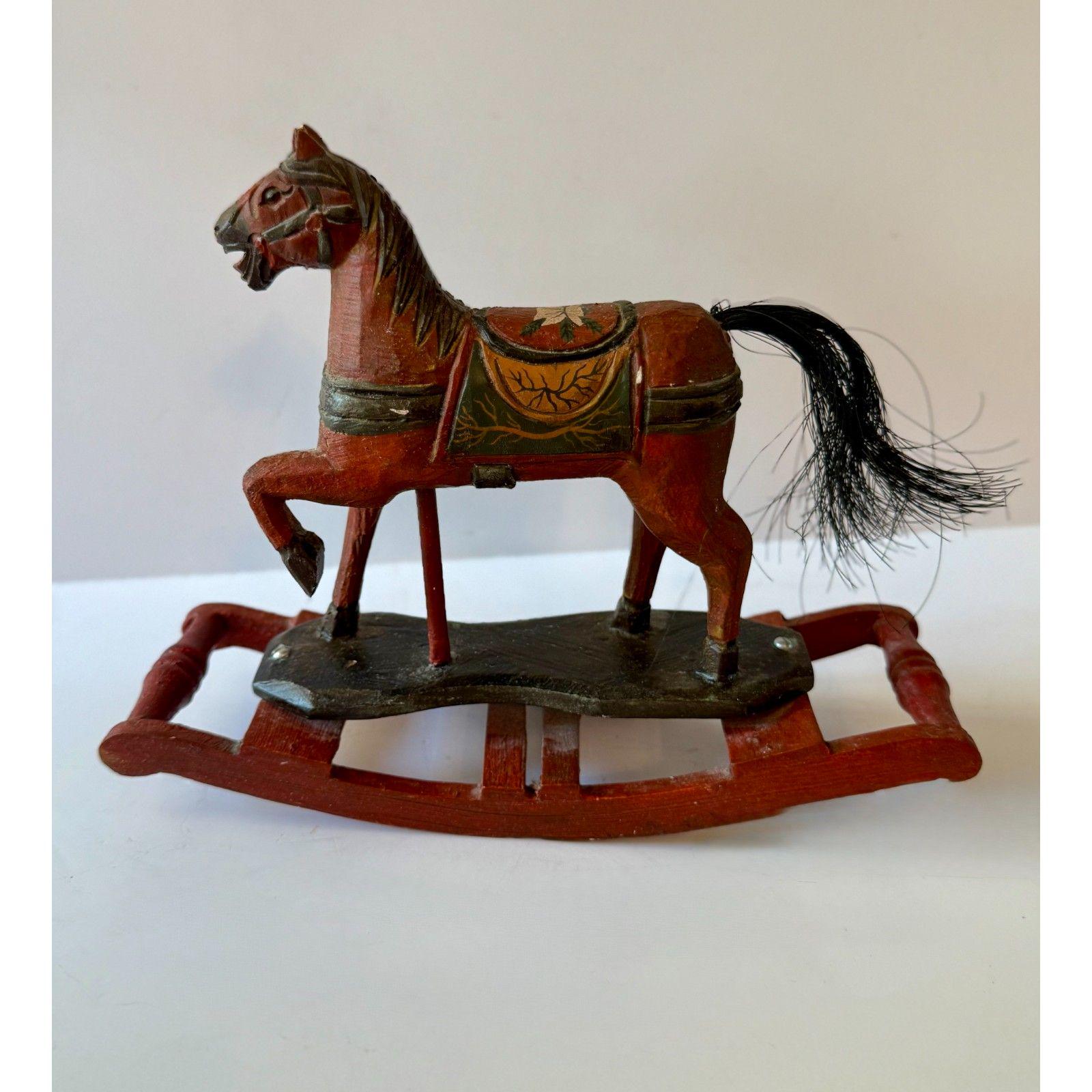 アンティーク | 手彫りの木製ロッキングホース | ペイントされた民芸品