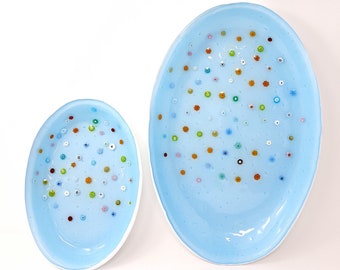 Piatto da portata in vetro fuso con motivi floreali turchesi: intarsio in Murano Millefiori