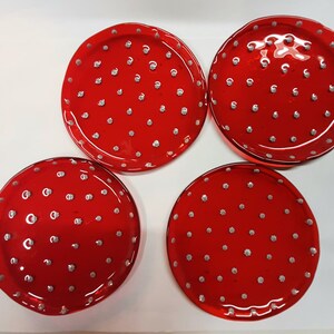 Tin 5 Glass Plates Red main image 0