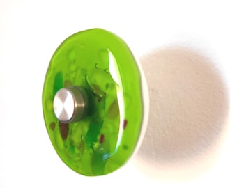 Nº 78 Gancho de pared de cristal de Murano en verde primavera con gránulos de vidrio