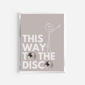 De esta manera se llega a la impresión de discoteca / impresión de bola de discoteca vintage / decoración estética de bola de discoteca bailando / arte de pared divertido / impresiones preppy de moda / años 70 y 80