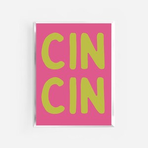 wydruk cin cin | kolorowy, maksymalistyczny plakat z koktajlem | wydruk z wózkiem barowym | wydruk z napisem „cheers” | wydruk z napisem „retro cocktail” | wydruk z napisem „drinki” | plakat do kuchni |
