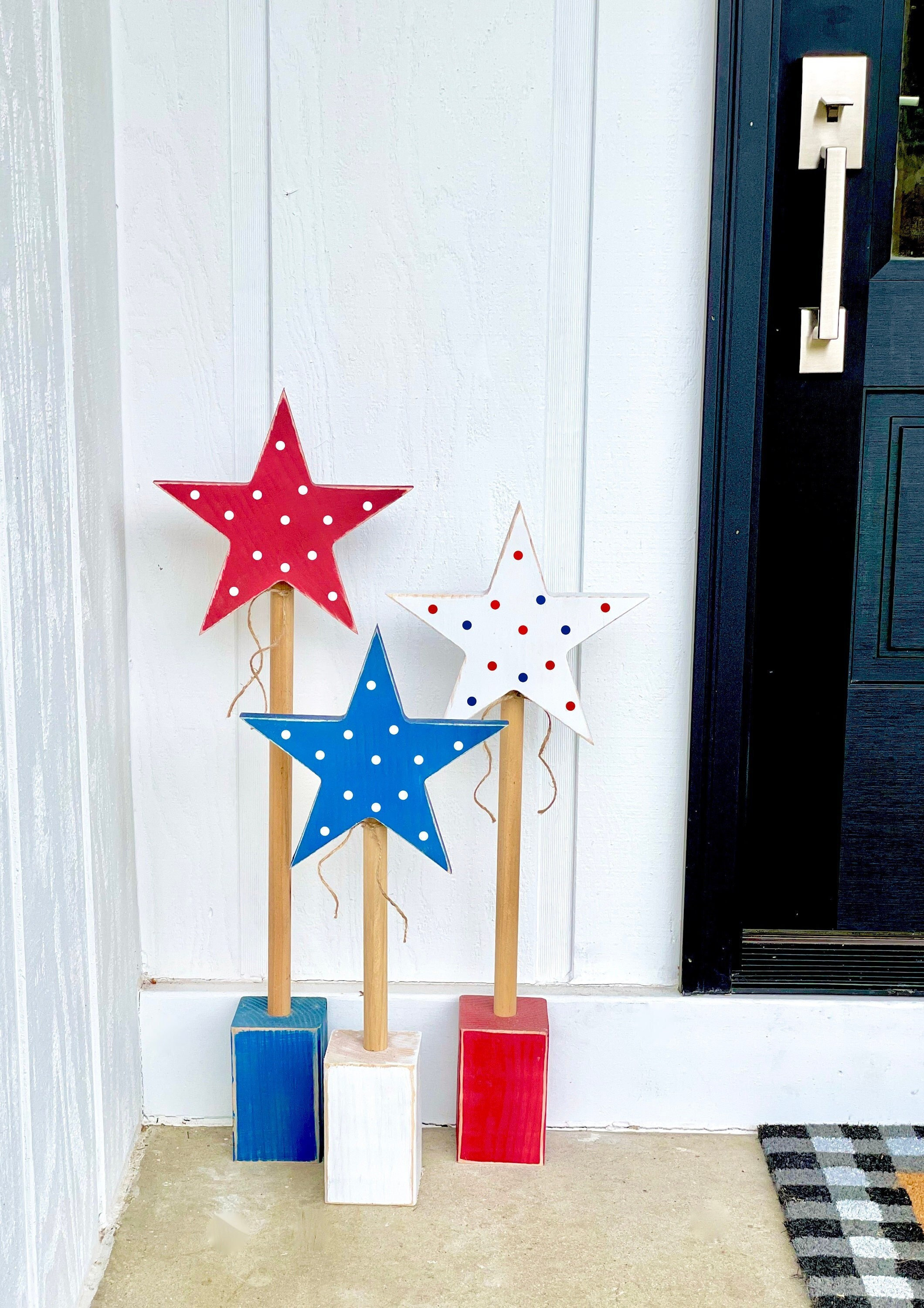 Rustic Patriotic Wooden Stars: 4th of July Porch Decor