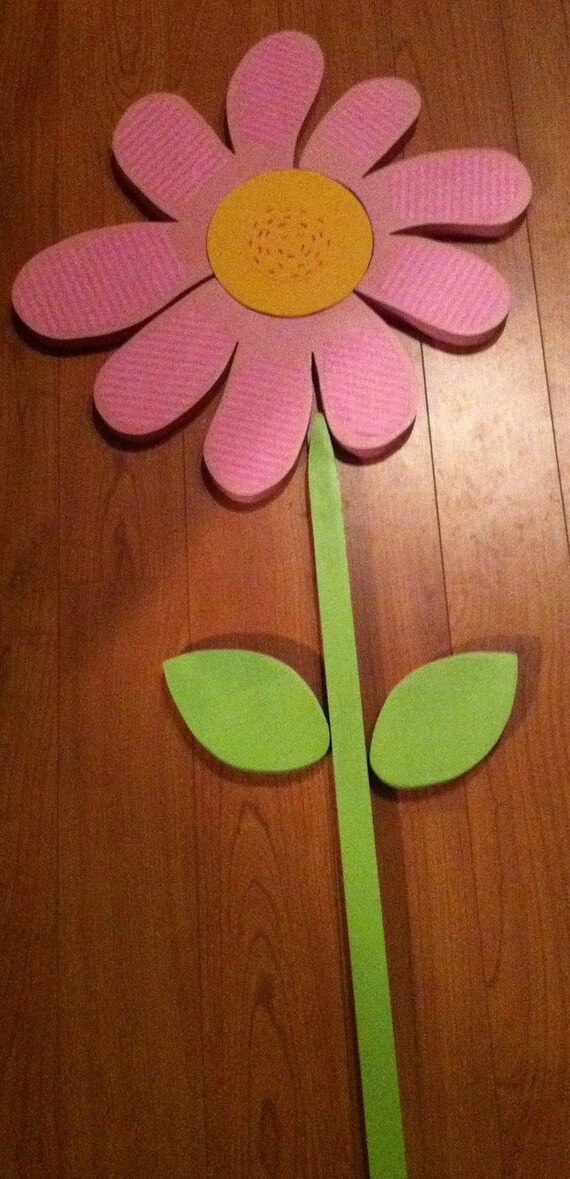 Items similar to Wooden Flower Wall decor matches Pottery Barn Daisy