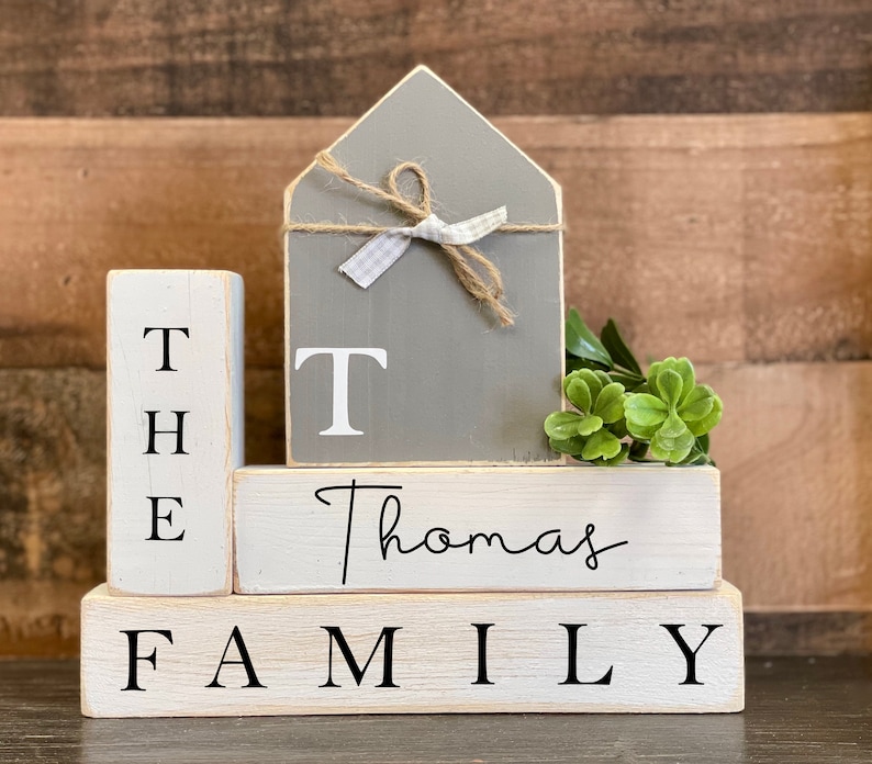 Personalized home decor, Family blocks, Wooden shelf sitters, Tiered tray, House with initial, hostess gift, black and white, farmhouse Bild 1
