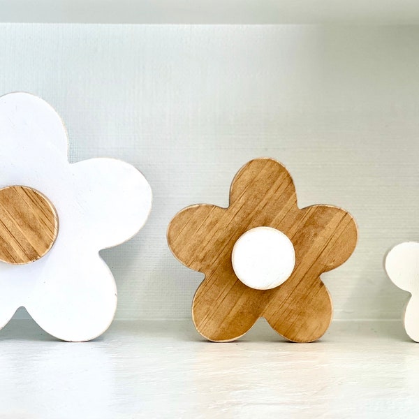 Wooden Daisy Trio: Rustic Summer Tiered Tray Decor