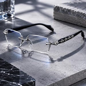 Randlose Brille mit Kreuz Details I Y2K Rimless Brille Silber I Gothic Statement Brille ohne Rahmen I Unisex Modebrille ohne Stärke Bild 5