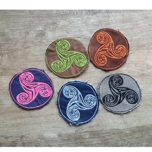 Triskelion triskel celtic medieval patch applique swirly