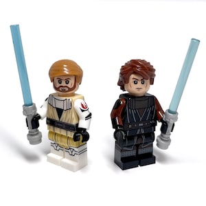 Anakin Skywalker y Obi-Wan Kenobi se baten a duelo en Mustafar Minifiguras personalizadas con túnicas Jedi Star Wars Episodio III La venganza de los Sith High Ground