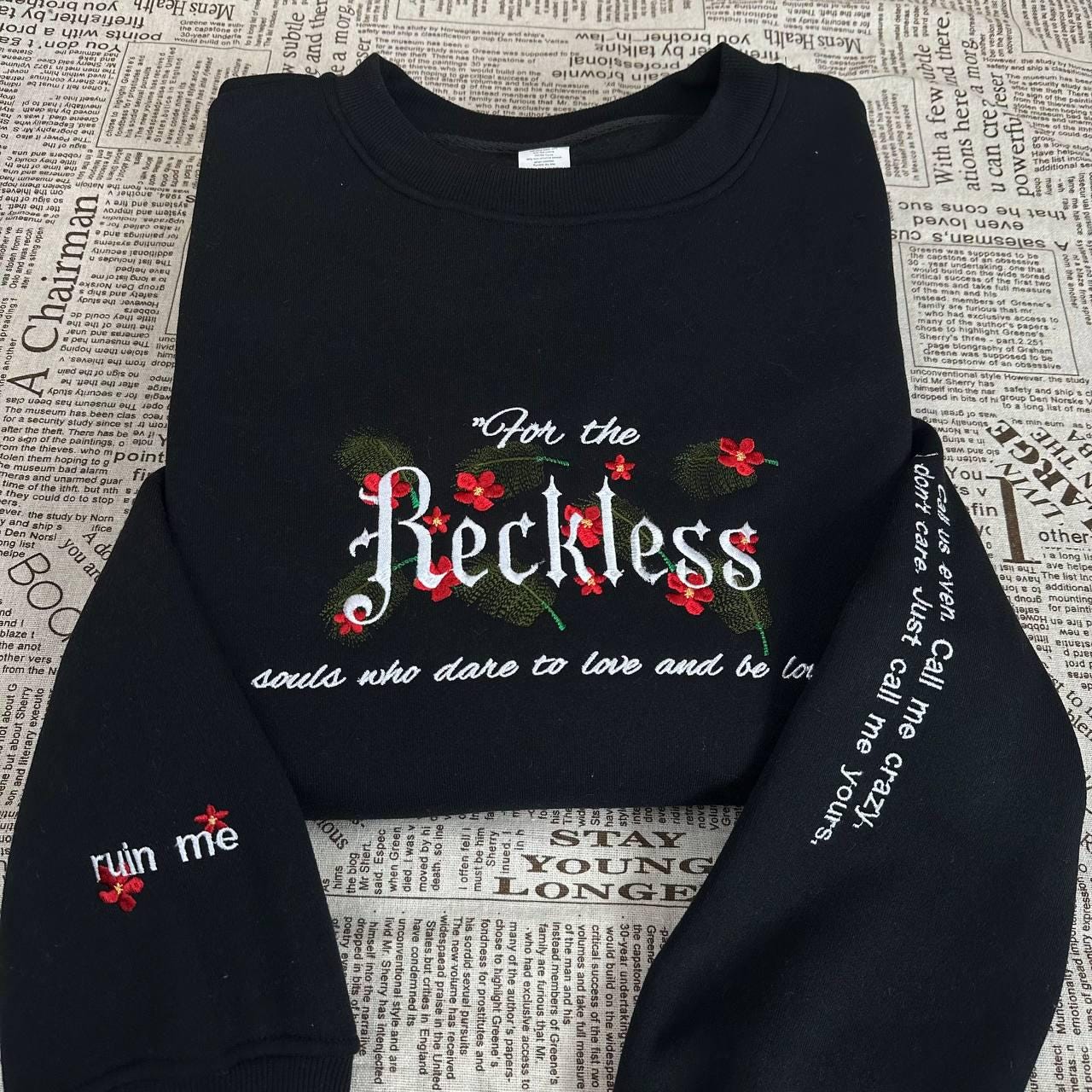 T-shirt Femme Col V – Motif « Powerless Fearless Reckless » Rétro, Coupe Légère Et Confortable