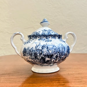 Azucarero "Coaching Scenes" de Johnson Brothers / Cerámica vintage azul y blanca de Staffordshire Ironstone