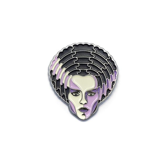 Frankenstein /& Bride Enamel Pin Set NEW Universal Glow In The Dark Horror Love
