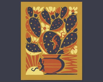 Peut inclure: Illustration stylisée d'un cactus dans un pot en terre cuite, avec un lézard sur le bord. Le cactus a des segments bleu foncé et orange avec des fleurs jaunes. Un soleil levant et un deuxième lézard sont également représentés, le tout sur fond jaune moutarde.