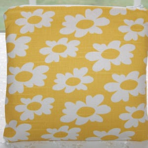 Zipper Pouch Small:  Yellow Daisy