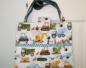 Bolsa de actividades para niños hecha a mano: Camiones de construcción, crayones y marcadores