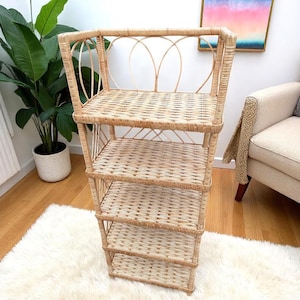Boho Rattan Wicker Rack, Freestanding 4-Tier Shelf for Books, Plants, or Decor, Wicker Shelf,Wicker Rack,Rattan Shelt,Cozy Natural Organizer