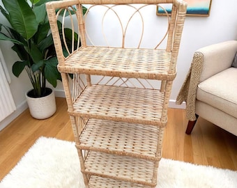 Förvaringshylla i rotting, handgjord bokhylla i rotting för växter, handdukar, böcker eller dekor, bohomöbler i naturlig rotting för vardagsrum eller badrum