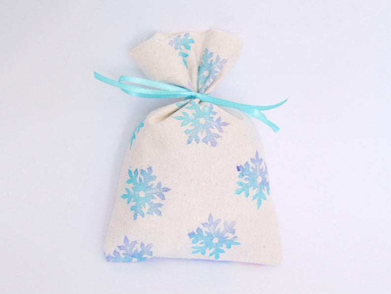 SNOW FLAKE Party Bags  Snow flake lolly bags snow loot bags image 1