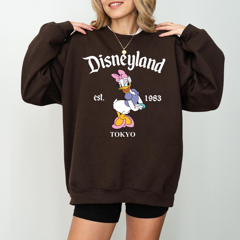 Sudadera vintage de Tokio Disneyland, sudadera con capucha de Mickey y sus amigos, suéter de vacaciones familiares de Disney Tokio, Japón, camisetas familiares a juego de Disney imagen 5
