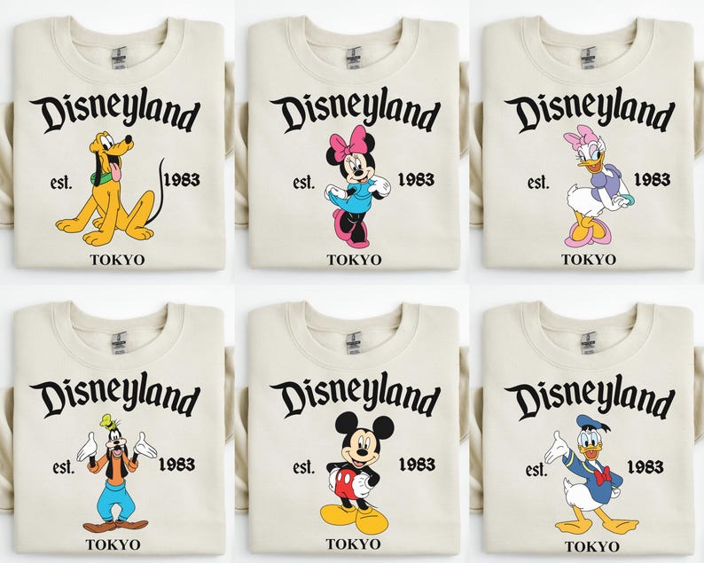 Sudadera vintage de Tokio Disneyland, sudadera con capucha de Mickey y sus amigos, suéter de vacaciones familiares de Disney Tokio, Japón, camisetas familiares a juego de Disney imagen 1