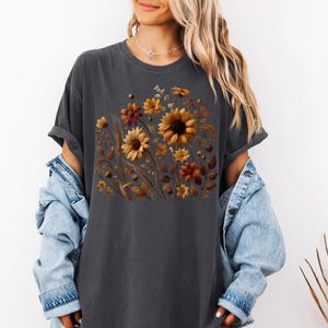 Comfort Colors® Vintage Pressed Flowers Shirt Botanical Floral Tshirt Boho Cottagecore Tee Wildflowers Floral T Shirt Gift for Gardener