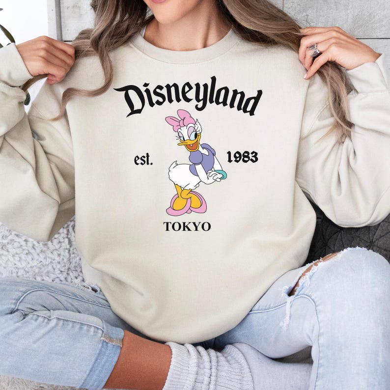 Sudadera vintage de Tokio Disneyland, sudadera con capucha de Mickey y sus amigos, suéter de vacaciones familiares de Disney Tokio, Japón, camisetas familiares a juego de Disney imagen 6