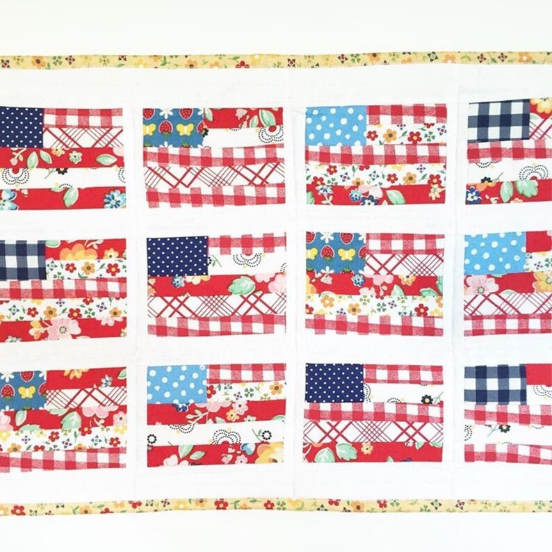 Little Flag Mini Quilt PDF PATTERN/Wall Hanging/Placemat image 3