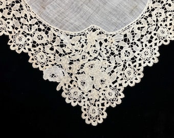 Antique, Very Fine Handmade Belgian Duchesse Lace (Bridal) Handkerchief in a Floral Pattern – Antique Cream Colored (Vintage 19th Century)
