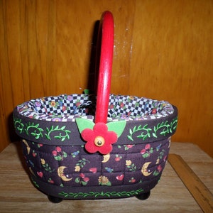 Vintage Mary Engelbreit Collectible SEWING BASKET Mary's Famous Art - Very Good Preowned Condition some fading dated 2001 on inside label