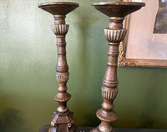 Candelabros de resina - ambos