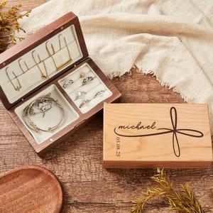 Personalisierte erste Kommunion Schmuckschatulle, Schmuckschatulle mit Gravur, erste heilige Kommunion Geschenk, religiöses Geschenk, Geschenk für Jungen, Taufe Geschenk für Mädchen