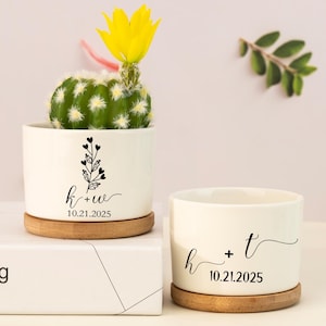 Personalized Couple Name Plant Pot,Custom Wedding Gifts,Succulent Pot for Couple,Anniversary Gift for Mom/Wife,Engagement Gift,New Home Gift