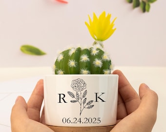 Personalized Couple Name Plant Pot,Anniversary Gift for Mom/Wife,Custom Wedding Gifts,Succulent Pot for Couple,Engagement Gift,New Home Gift