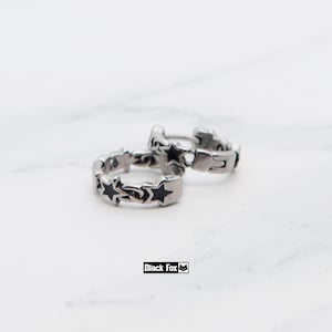 Titanium made hinged Star hoops, Small size unique design, Hypoallergenic unisex Huggies, Lightweight cartilage Gothic punk style earrings