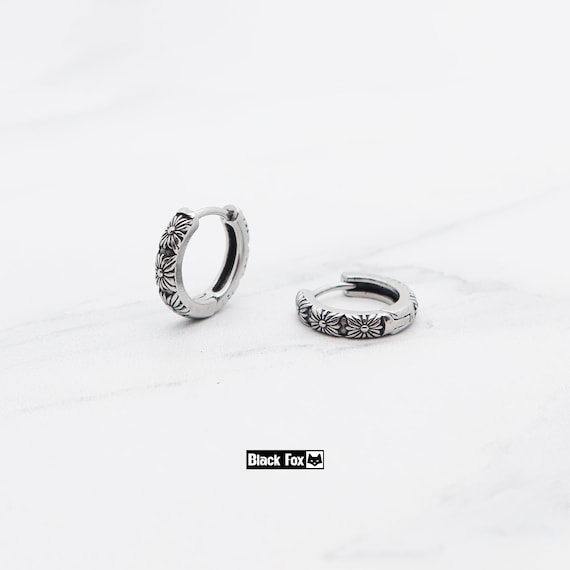 Flower Design Hoop Earrings, Titanium Cartilage Hoops, Hypoallergenic Lightweight Unisex Earrings for Men & Women, Latch Back Closure