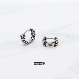 Titanium made hinged metal chain hoops, Small size unique design, Hypoallergenic unisex Huggies, Lightweight cartilage Gothic punk earrings