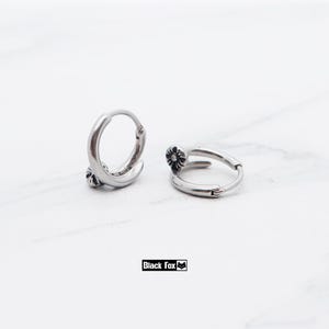 Titanium made hinged floral hoops, Small size unique design, Hypoallergenic unisex Huggies, Lightweight cartilage Gothic punk style earrings